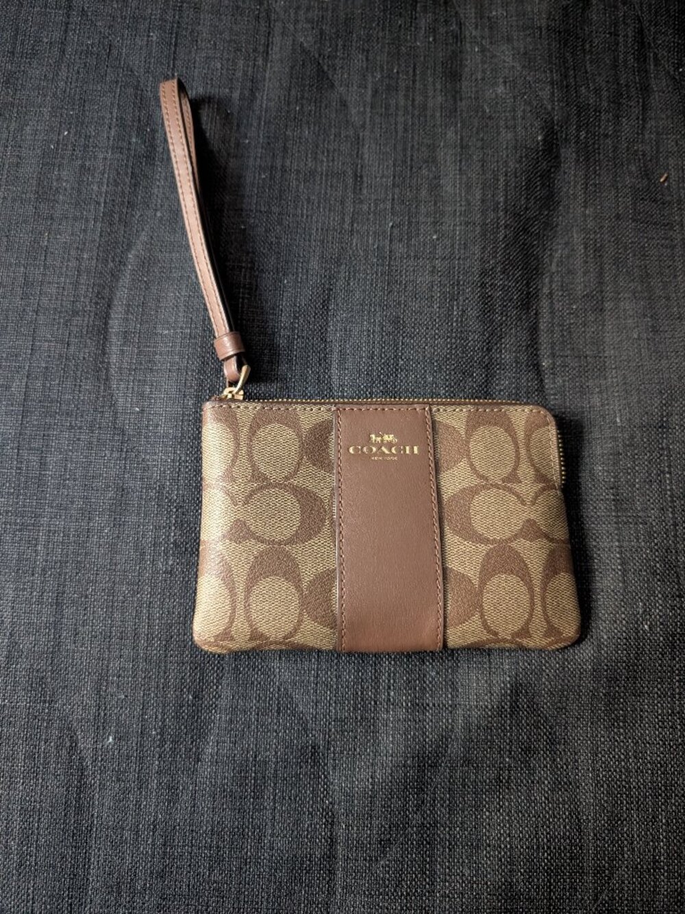 Coach Small Corner Zip Wristlet (Signature Canvas)